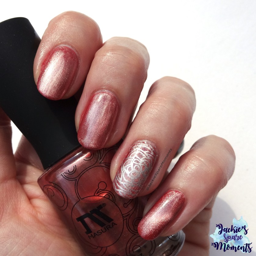 Nail art with magnetic polish Masura Pink Pearl and stamping