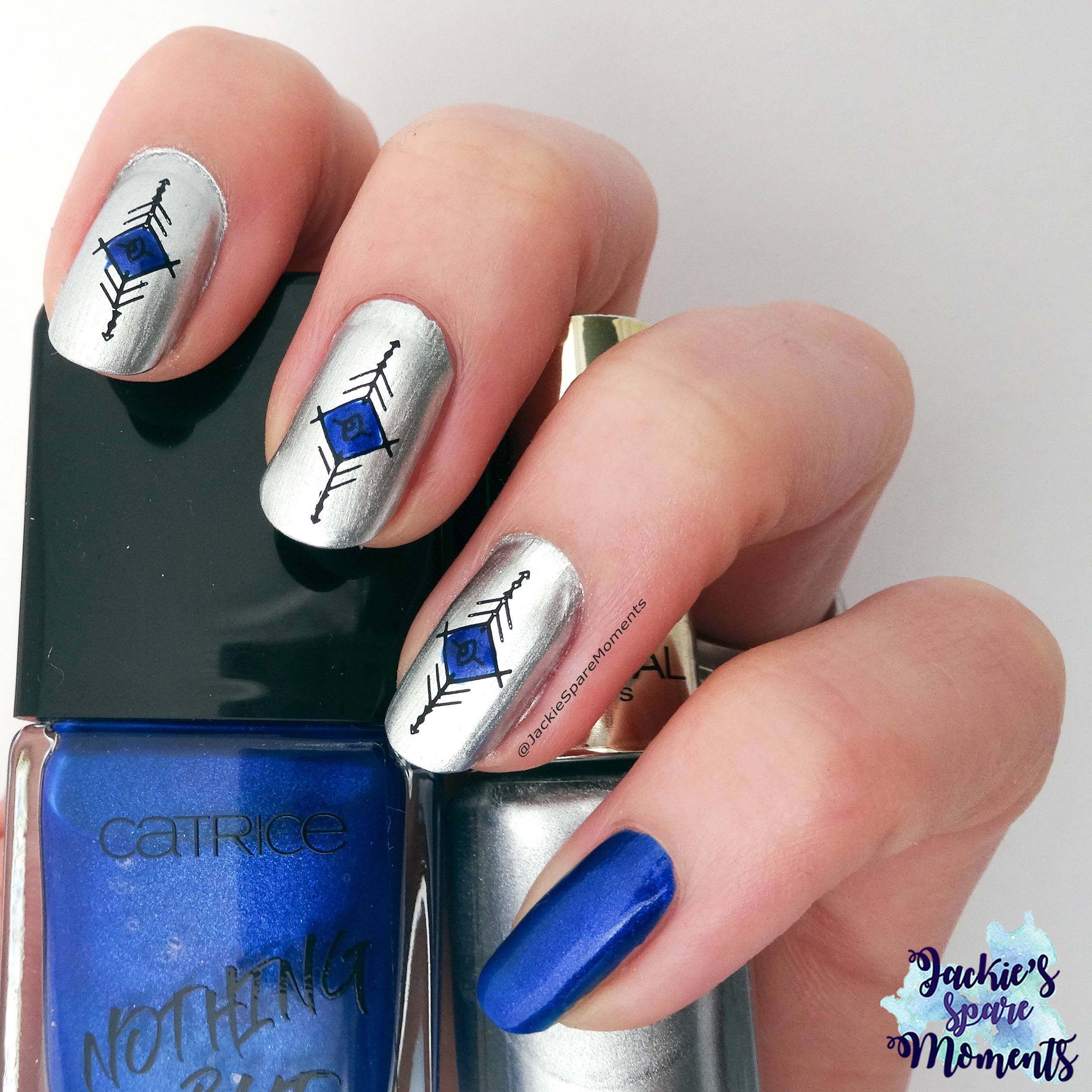 Geometric design with BornPretty BP-X17, holding Carrice 61 Me, Myself and My Polish and L'Oreal 819 Sublime Platine