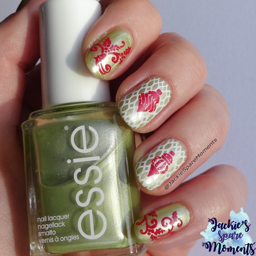 Christmas nail art with Essie Reggae and Rum