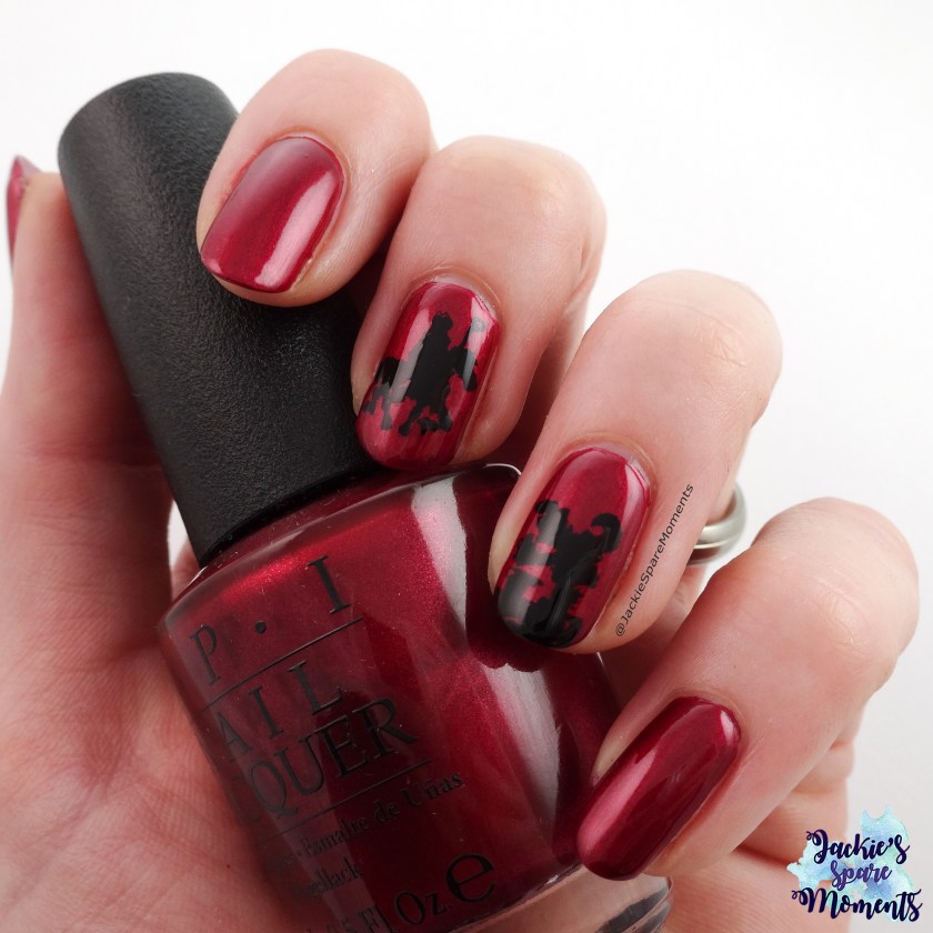 Eenvoudige Sinterklaas nail art met Dashica Nails 007 en OPI I'm Not Really A Waitress