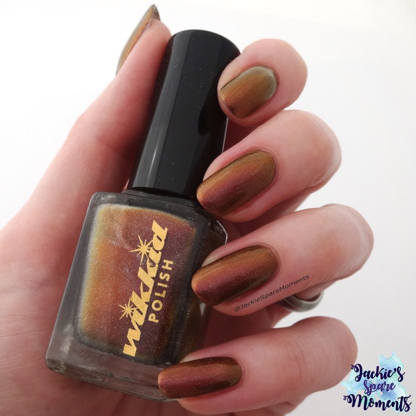 Wikkid polish Helene (holo) indirect light