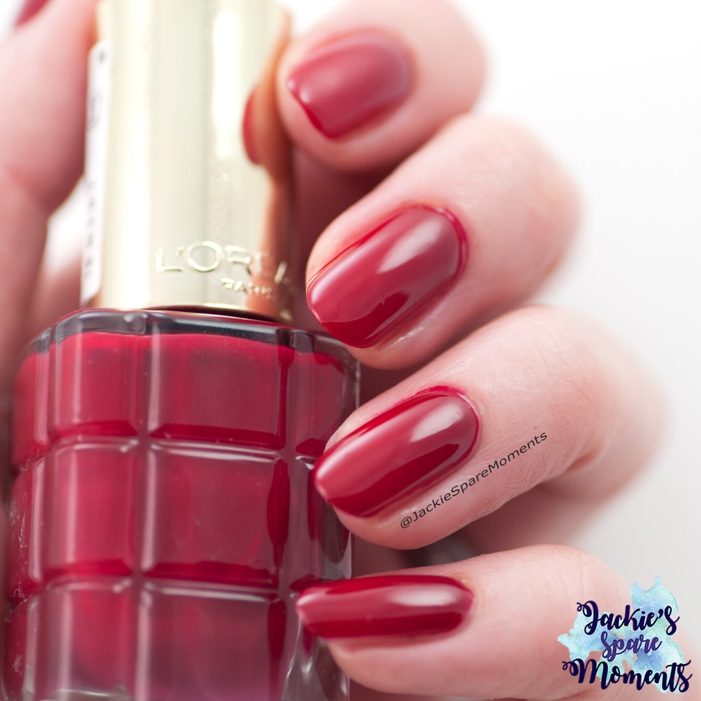 Nail polish swatch of L'Oreal Rubis Folies as Pantone Jester Red