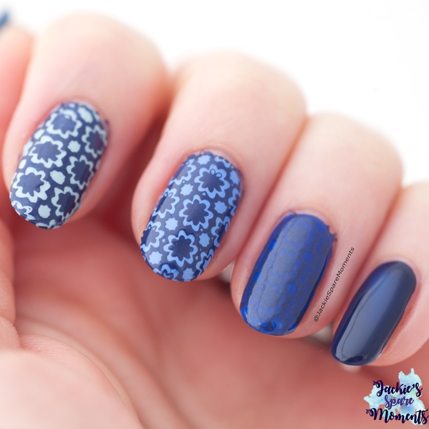 Nail art in shades of blue inspired by Portuguese tiles