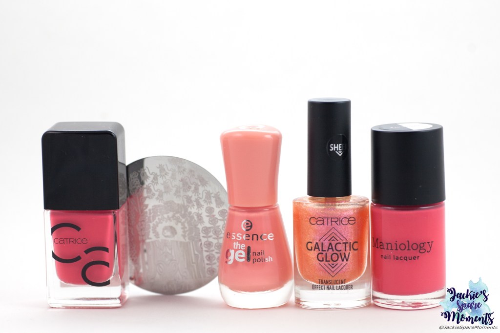 Materials used for Coral Roses nail art: Catrice ICONails 07 Meet Me At Coral Island, Essence 24 Indian summer, Catrice Galactic Glow 04 Fast As Lightning Speed, Maniology stamping polish Rose Garden, Maniology stamping plate BM-715.