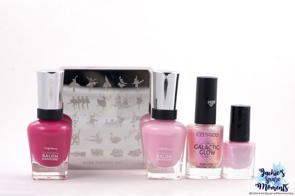 Materials used: Sally Hansen Complete Salon Manicure 542 Cherry Up and 523 Aflorable, Catrice Galactic Glow 02 Enchanted by prismatic spell, Hit the bottle stamping polish Bubblegum Bliss, KADS stamping plate FASHION 042