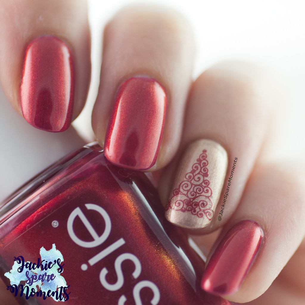 Christmas mani with Essie Ring in the bling