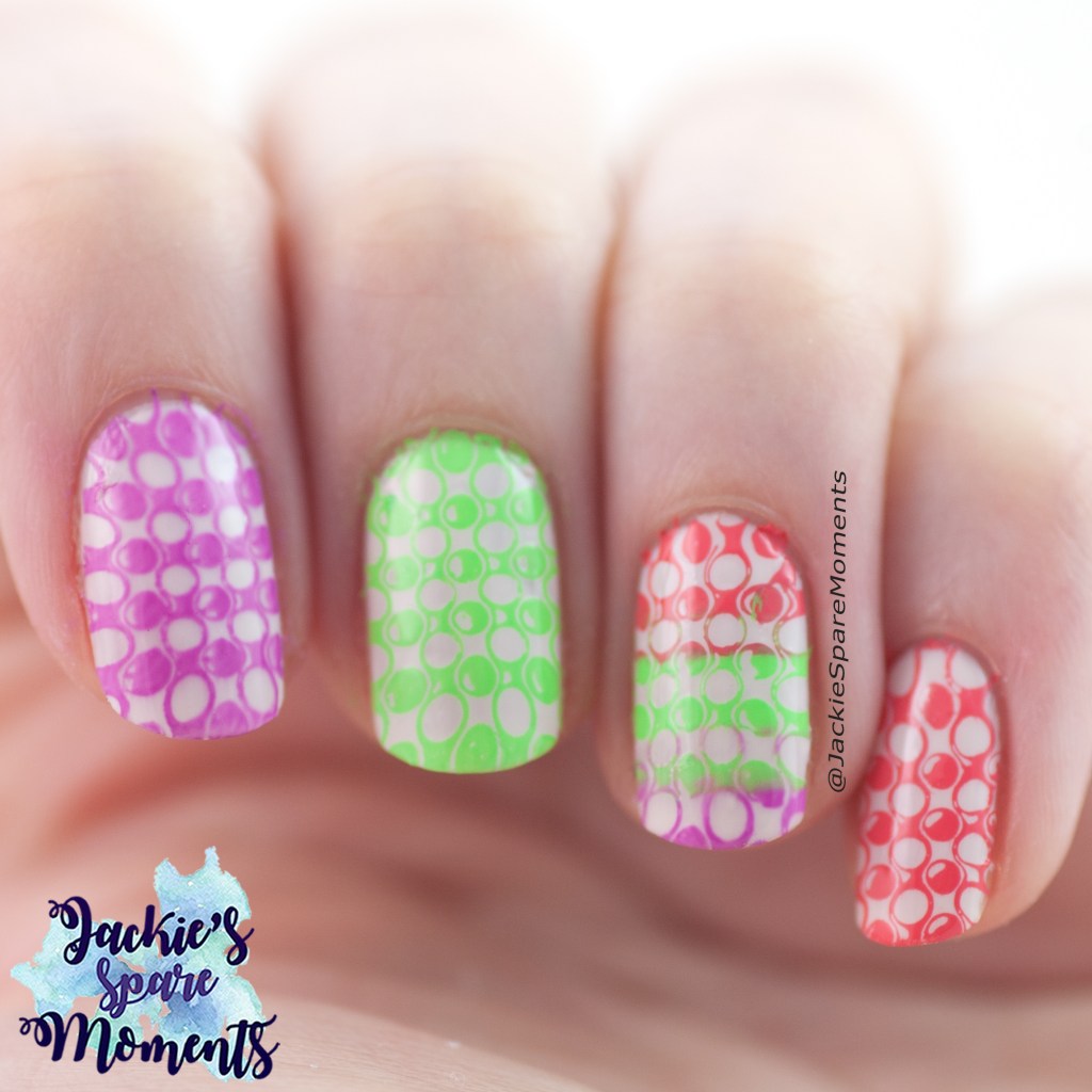 Bright nail stamping pattern