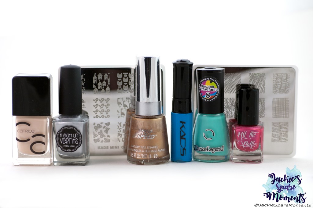 Materials used: Catrice ICONails Creaming of You, It etait un vernis 50% sparkly, 50% fairy dust, Revlon TopSpeed 24K, KADS stamping polish, DanceLegeng stamping polish, Hit the bottle stamping polish, KADS stamping plate MINI and ...