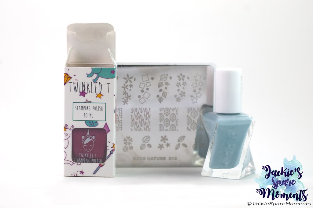 Materials used: Essie Gel Couture getting intricate, Twinkeld T stamping polish Swerve and KADS stamping plate NATURE 013