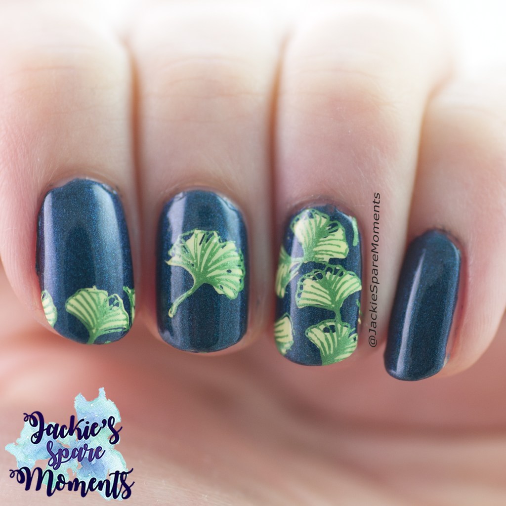 Ginkgo biloba fall manicure