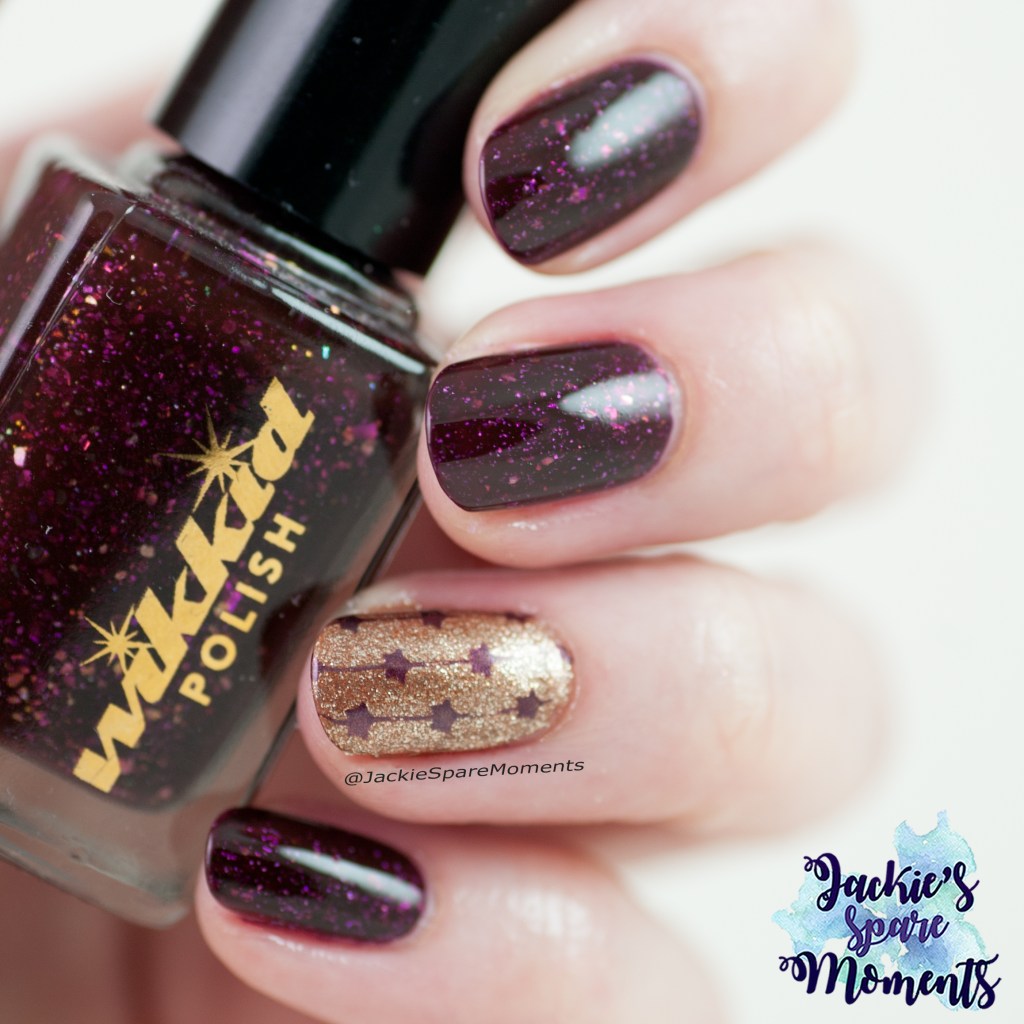 Wikkid polish Maria with Catrice Gold Effect Nail polish 03 Magical Allure