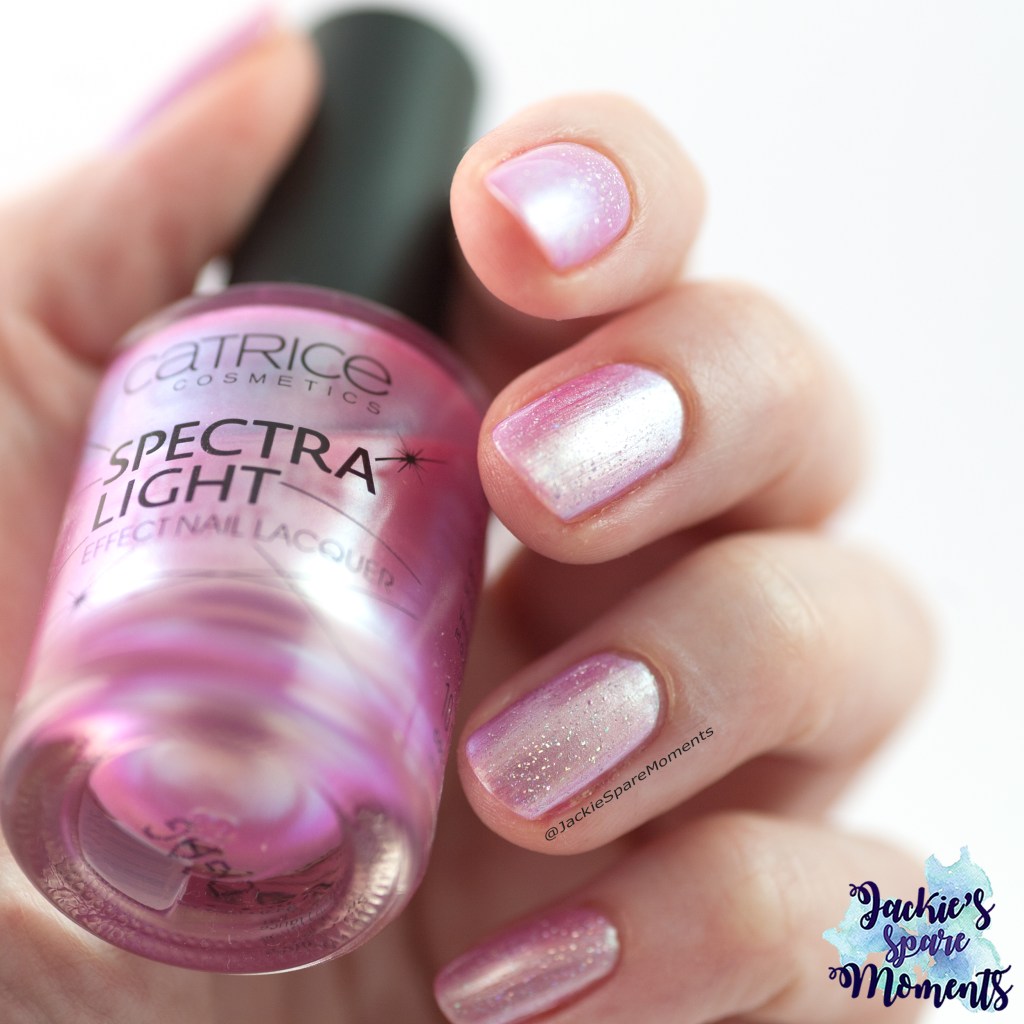 Catrice Spectra Light 02 Iridescent Illusion with A England The Wizard Holo Topcoat