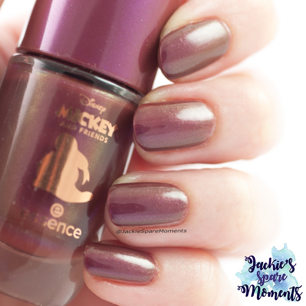 essence Disney Mickey and Friends effect nail polish 02 Aw, phooey!