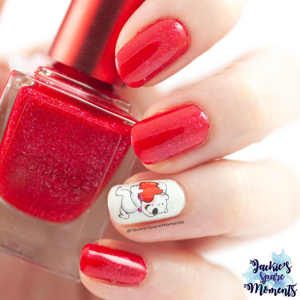 Valentine's Day manicure: Catrice Heart Affair LE C03 Love Game with accent nail art