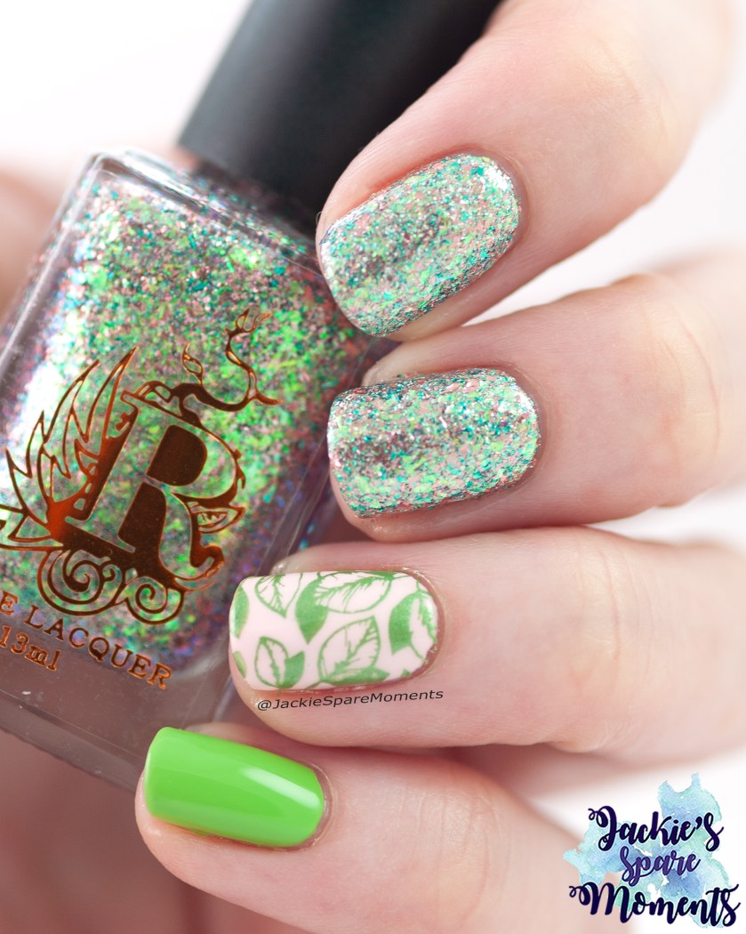 Green spring nails with Rogue Lacquer Piles of Petals, essence instant friendship and Catrice Spring Meadow