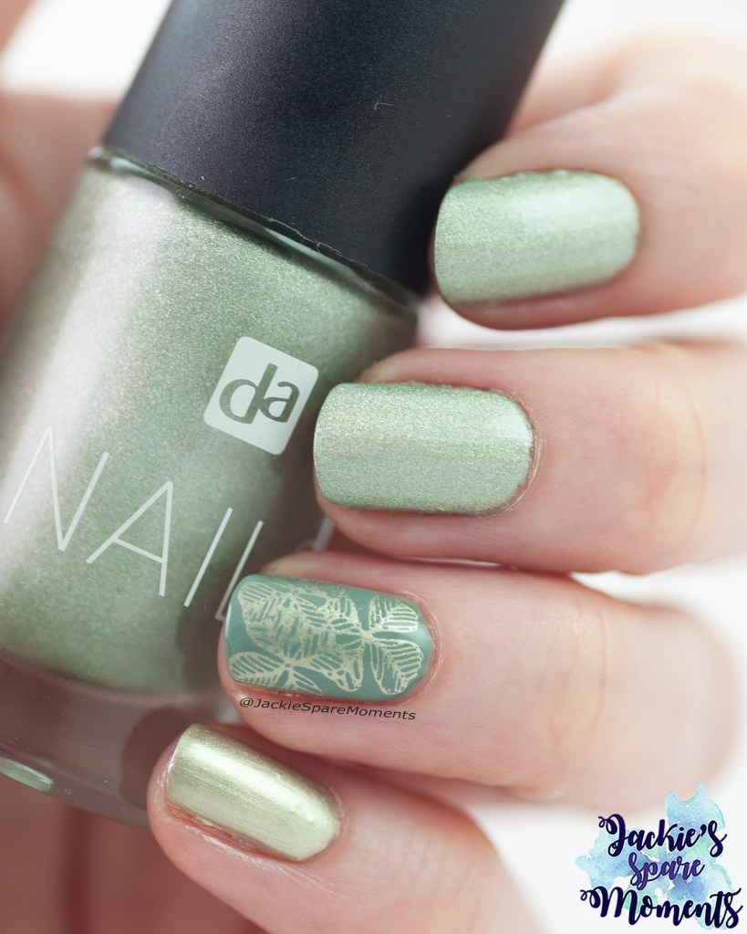 Second St Patrick's Day manicure with skittle of DA Nails Magical, Catrice ICONails 167 Love it or leaf it, Catrice Gel Affair 055 Olive opulence 