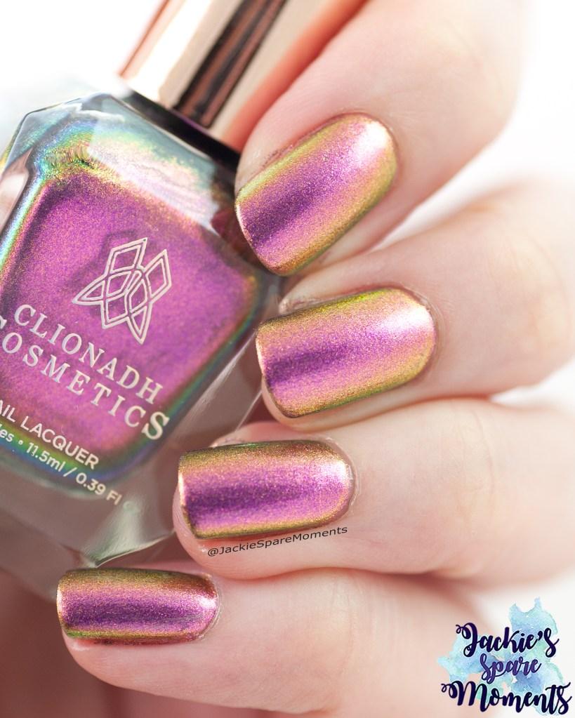 Multichrome nail polish Clionadh Smoulder lite