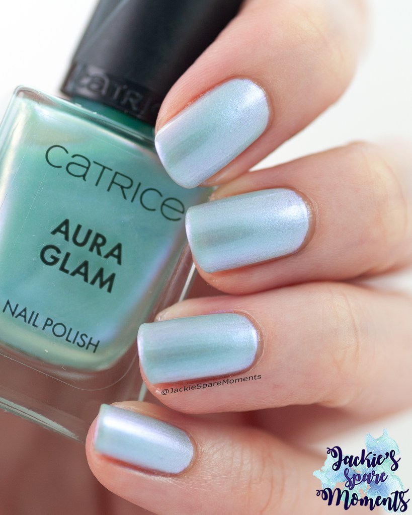 Aura glam nail polish by Catrice 040 Ocean Whisper
